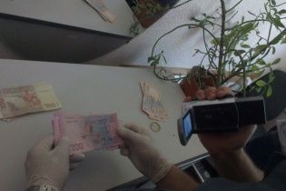 На Черкащині на хабарі погорів головний ревізор фіскальної служби