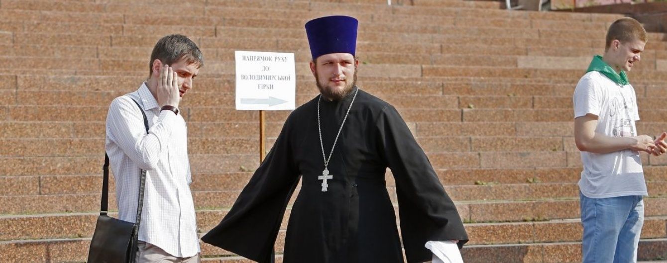 Охоплений полум'ям Патріарх Кирило та пісні Шнура. Як у Мережі відреагували на хресний хід