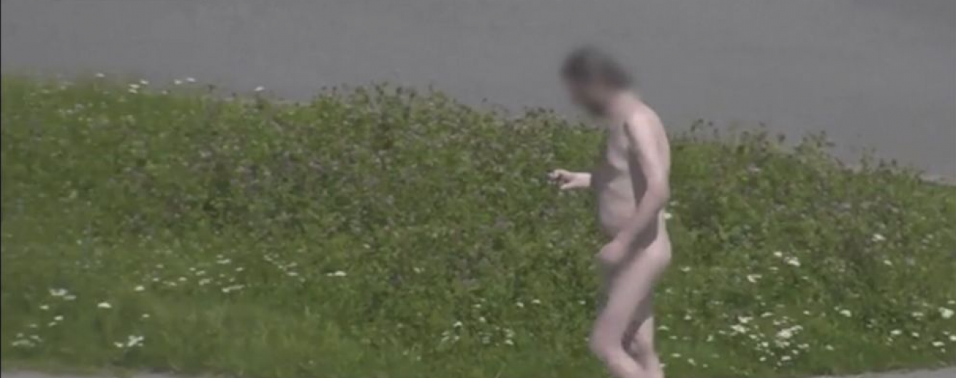 У Чехії чоловік залишив в барі під заставу свій одяг і голим по вулиці шукав гроші