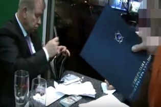 У судді Швеця, якому підозру вручив Луценко, знайшли сотні тисяч доларів та угорський паспорт