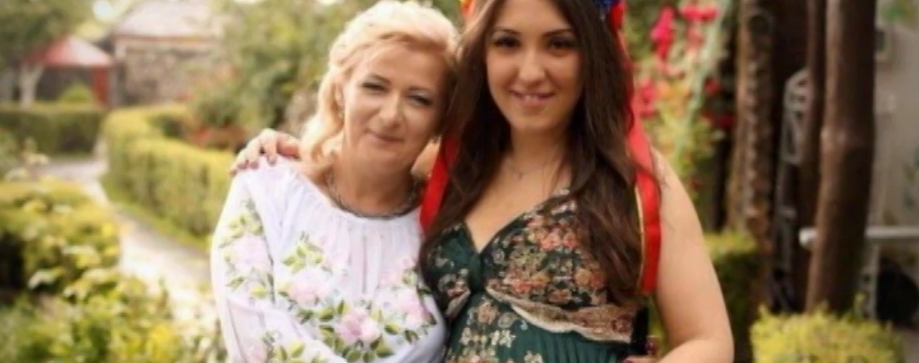 Знайдена вагітна двійнею дівчина знову загадково зникла з батьківської хати