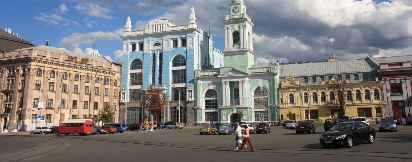 У неділю в Києві перекриють Контрактову площу і тимчасово змінять рух транспорту. Мапа