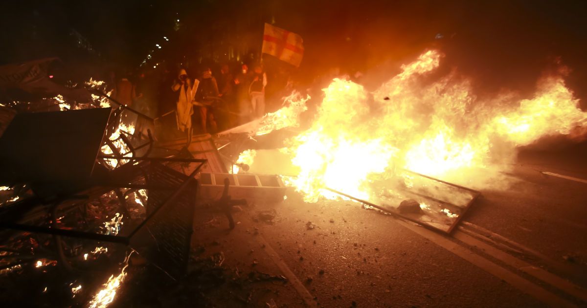 У Тбілісі силовики розігнали мітинг