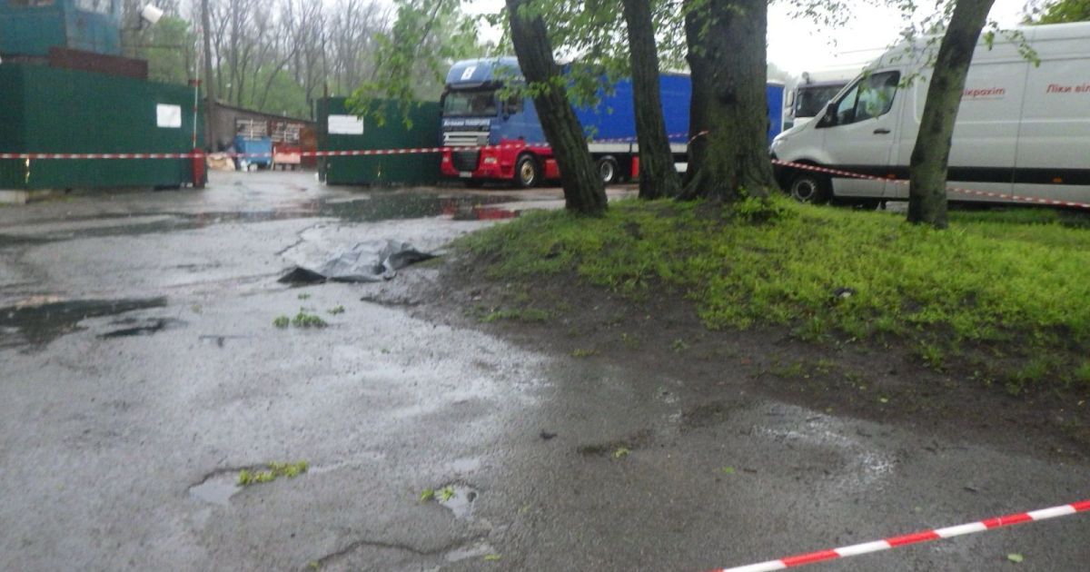 Загибель чоловіка у Києві від вибуху гранати: поліція підозрює самогубство