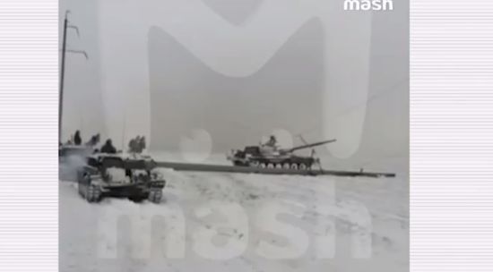 Під час військових навчань у Росії танк зніс електроопору: шість населених пунктів залишилися без світла