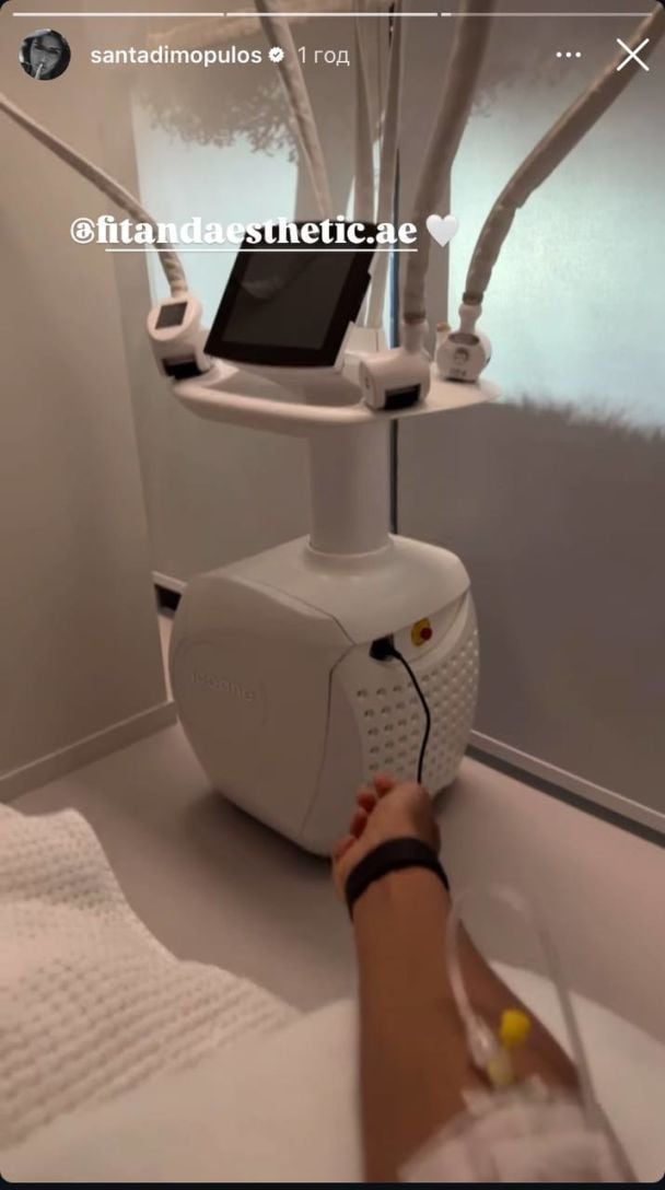 Санта Димопулос под капельницей / © instagram.com/santadimopulos