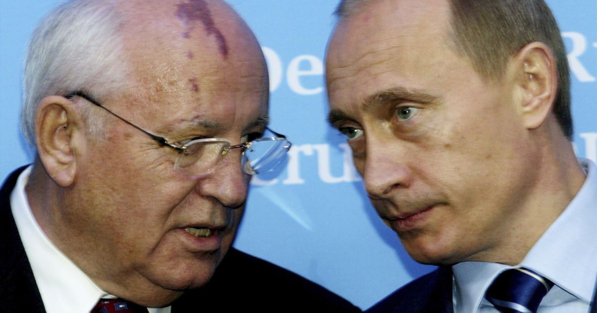 Похорон Горбачова та зруйнована переправа через Дніпро: головні новини ночі 1 вересня