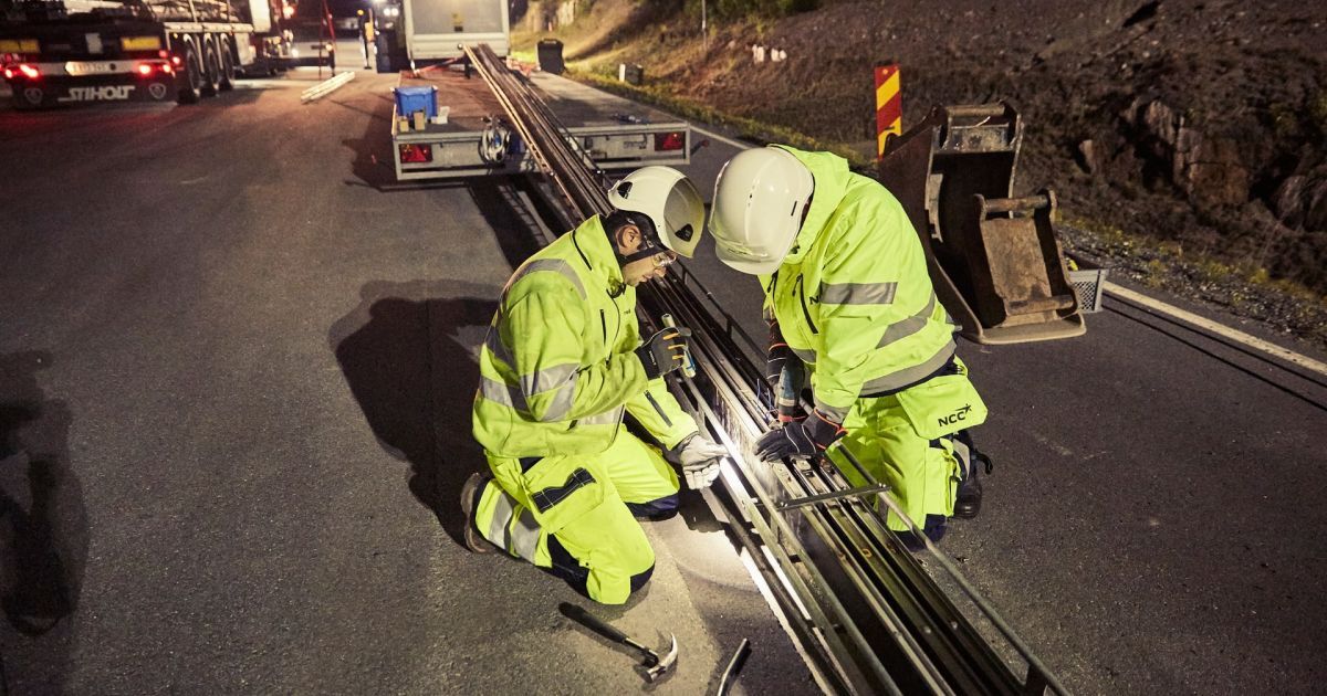 В Швеции можно подзаряжать электромобили во время движения