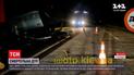 Новини України: поблизу Києва авто з 16 пасажирами перекинулося на дах, двоє загинуло  