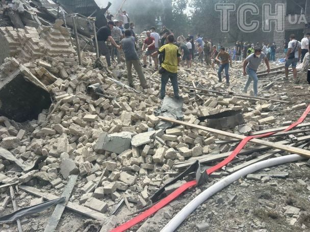 Во время атаки 8 июля в Киеве попали в одно из помещений детского медицинского учреждения "Охматдет". / © ТСН
