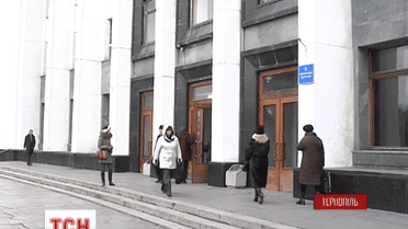 В Тернополе чиновники весь день просидели без света, компьютеров и телефонов