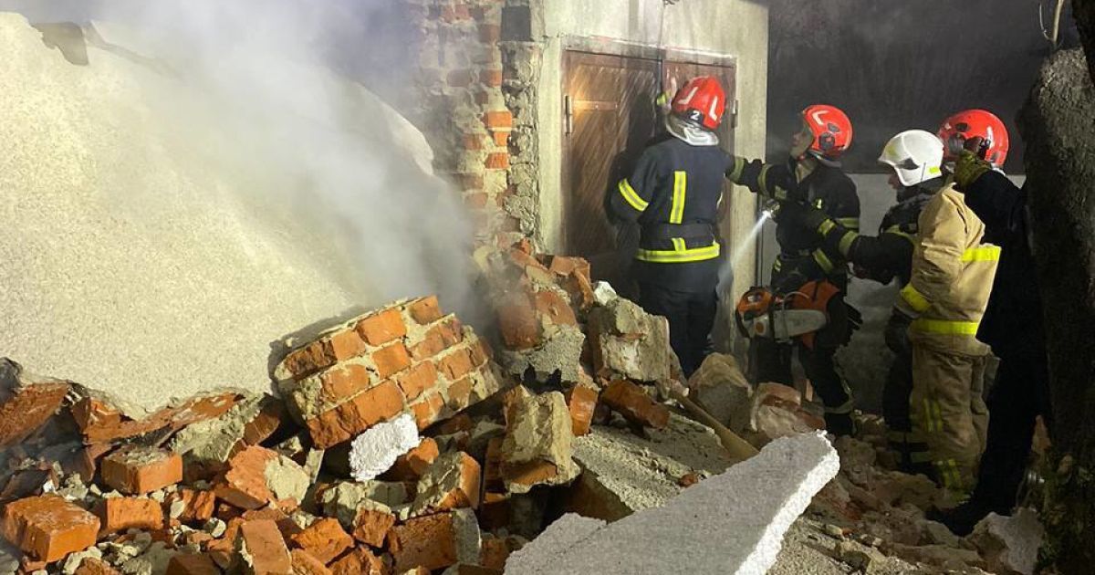 На месте взрыва дома во Львове / © МВС Украины в Telegram