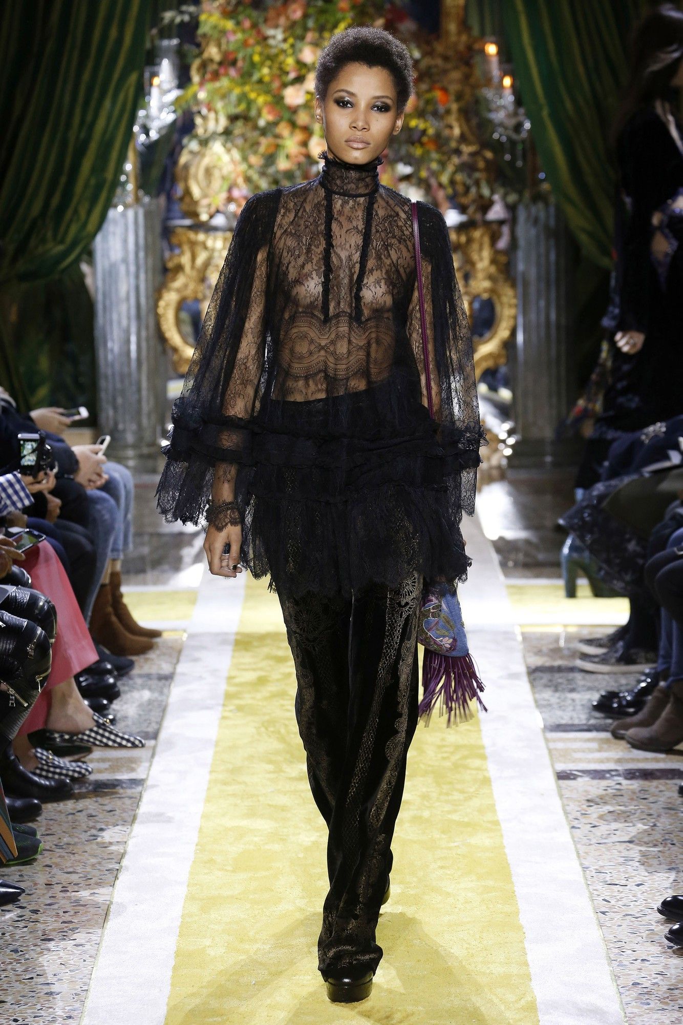 Коллекция Roberto Cavalli прет-а-порте сезона осень-зима 2016-2017_5