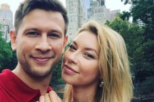 Дмитро Ступка похизувався фото з медового місяця у США
