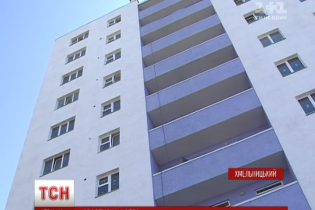 Житлова афера у Хмельницькому: у квартир в будинку для міліціонерів виявилося по кілька власників