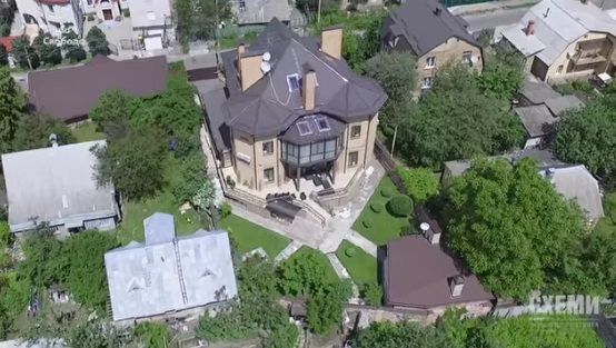 Маєтки можновладців_10
