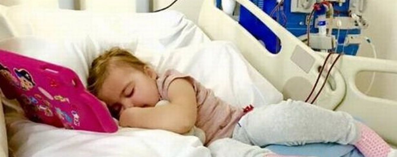У Великобританії самовідданний батько пожертвував ниркою заради доньки