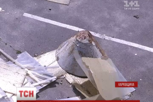 На Харківщині ураган позносив дахи, повиривав дерева та повалив рекламні щити