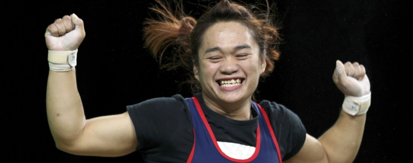Тайська важкоатлетка виграла "золото" з олімпійським рекордом