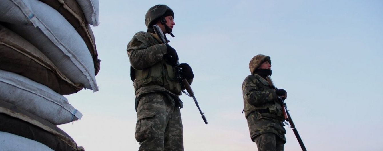 Минобороны Украины направило 10 эшелонов с средствами укрепления границы с Крымом