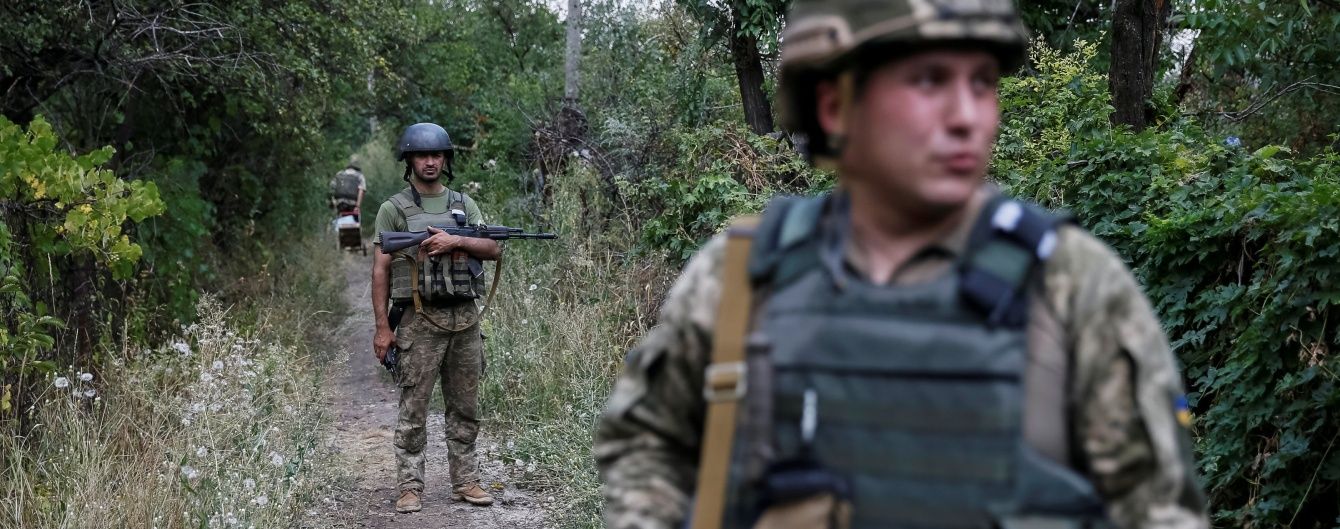 Ворог порушує "режим тиші" та обстрілює українські війська з мінометів і гранатометів. Дайджест АТО