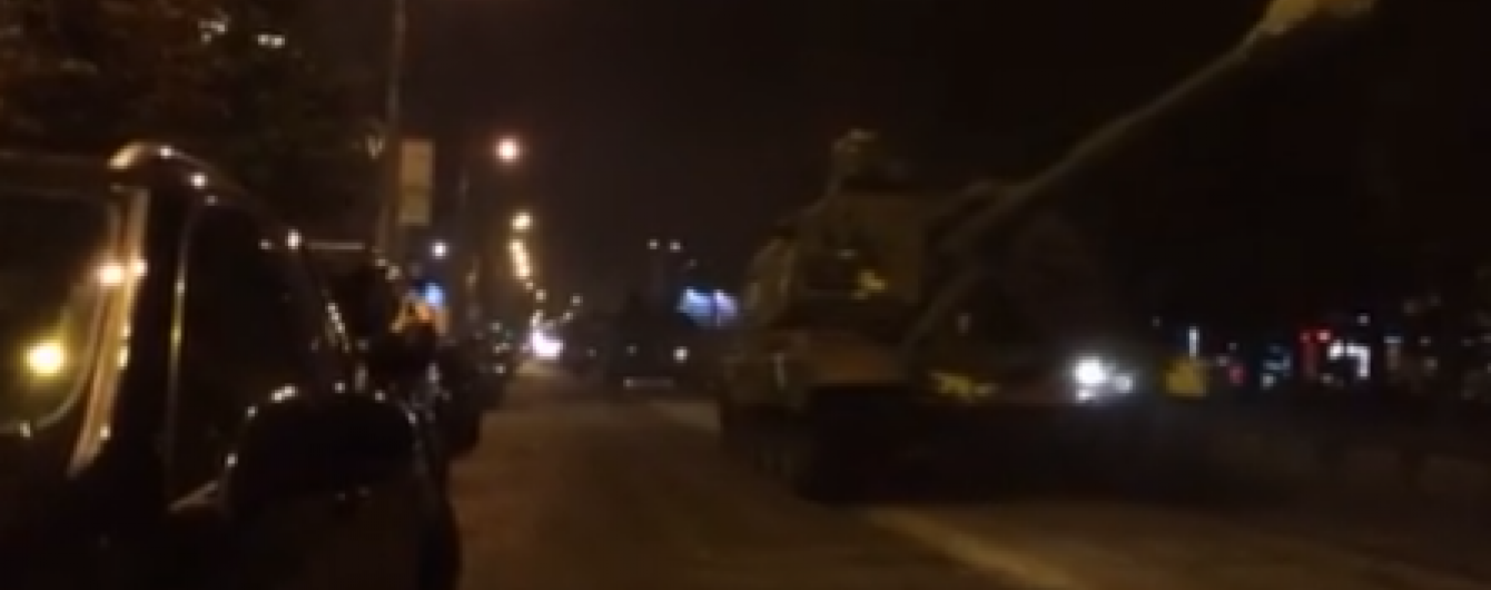 Киян налякала колона військової бронетехніки у центрі столиці