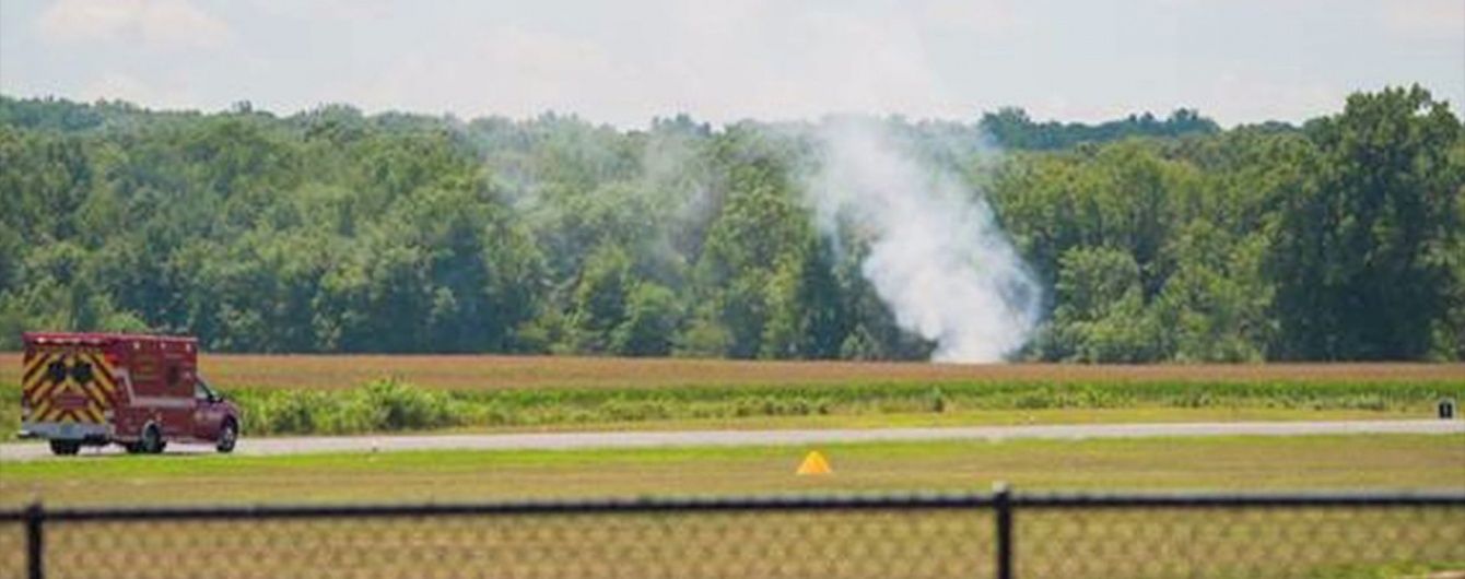 У США на очах у пасажирів поїзда розбився літак