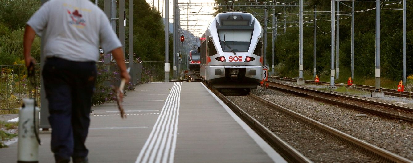 У Швейцарії померли нападник на поїзд та його жертва, які ледь не згоріли живцем