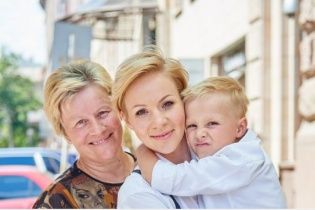 Зірка каналу "1+1" Марина Леончук показала свою маму