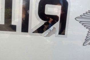 У Миколаєві невідомий жбурнув гранату під автомобіль поліцейських
