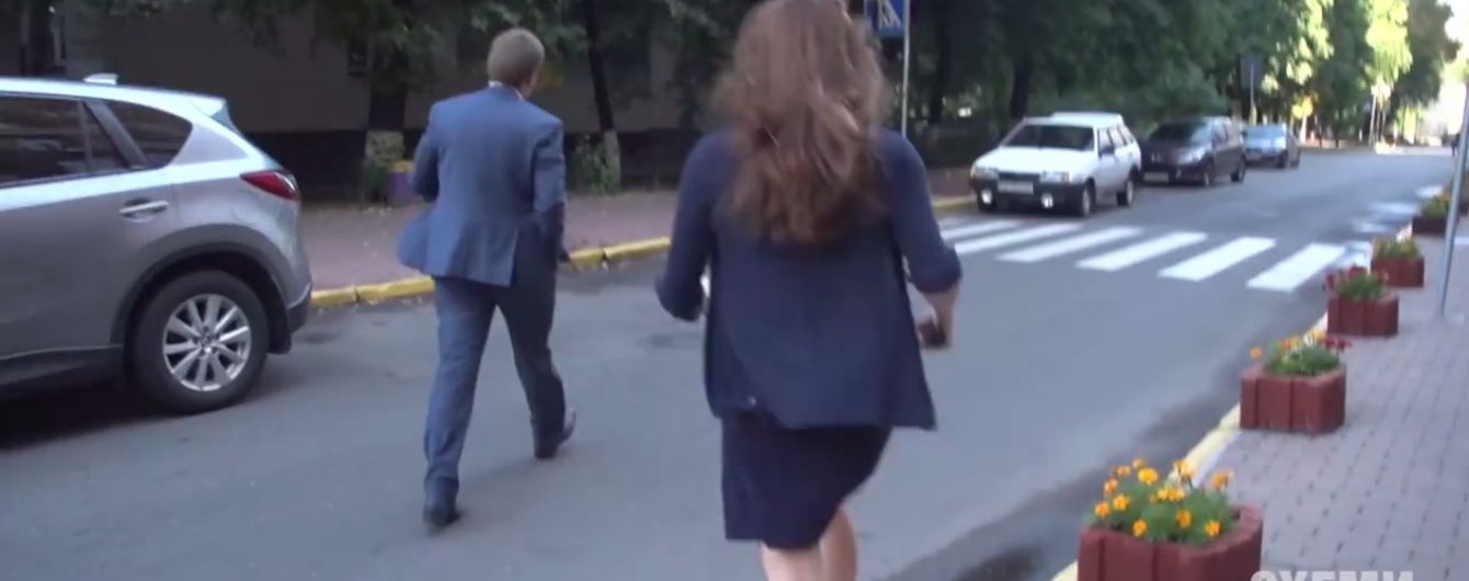 Журналісти показали, як незговірливий прокурор тікав від них вулицями Києва