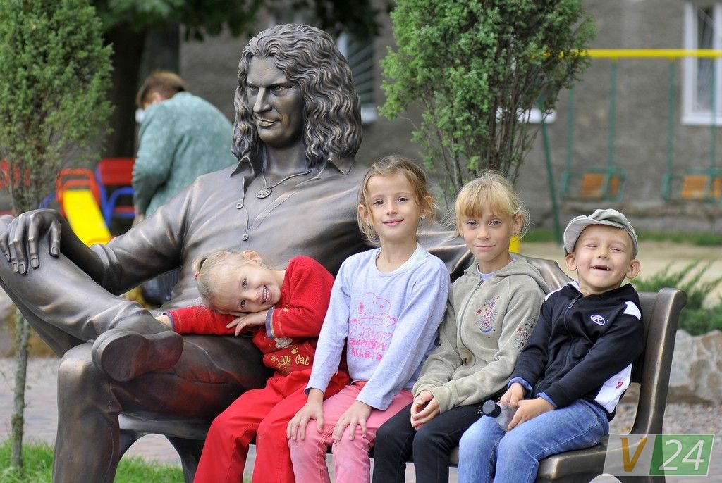 Пам'ятник Кузьмі Скрябіну у Луцьку_1