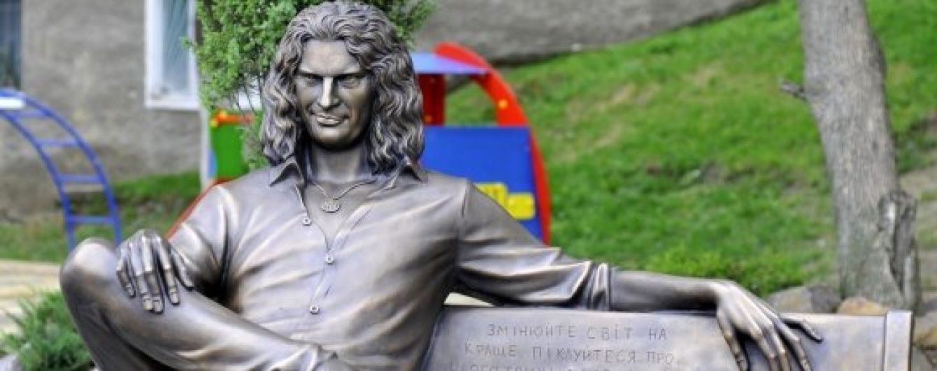 У Луцьку замінили скандальний пам'ятник Кузьмі Скрябіну