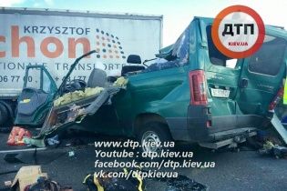 На місце масштабної аварії в Польщі виїхав український консул