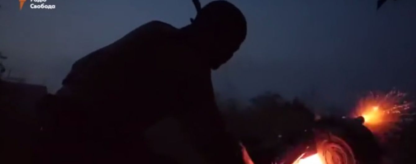 У Мережі з'явилося відео нічної перестрілки військових з бойовиками у Широкиному