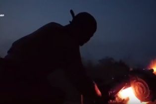 У Мережі з'явилося відео нічної перестрілки військових з бойовиками у Широкиному