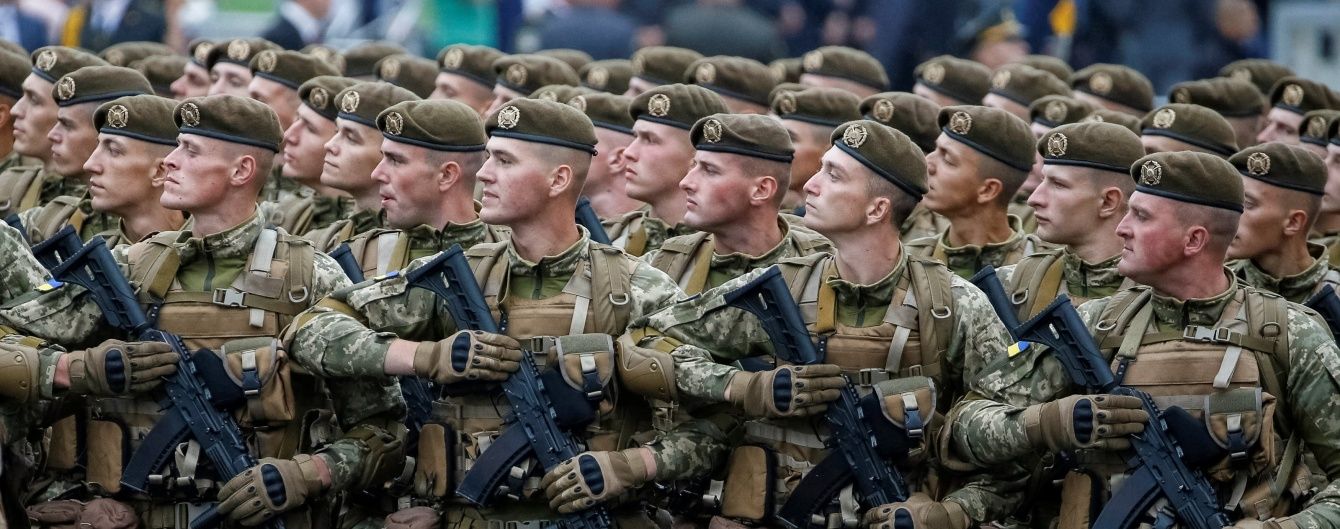 Порошенко подписал указ о проведении военного парада в Киеве на День независимости