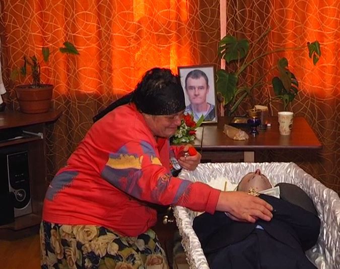 мати вбитого у Кривому Озері