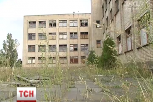 Мішки замість вікон і патрульні в класах. У прифронтових містах готуються до 1 вересня