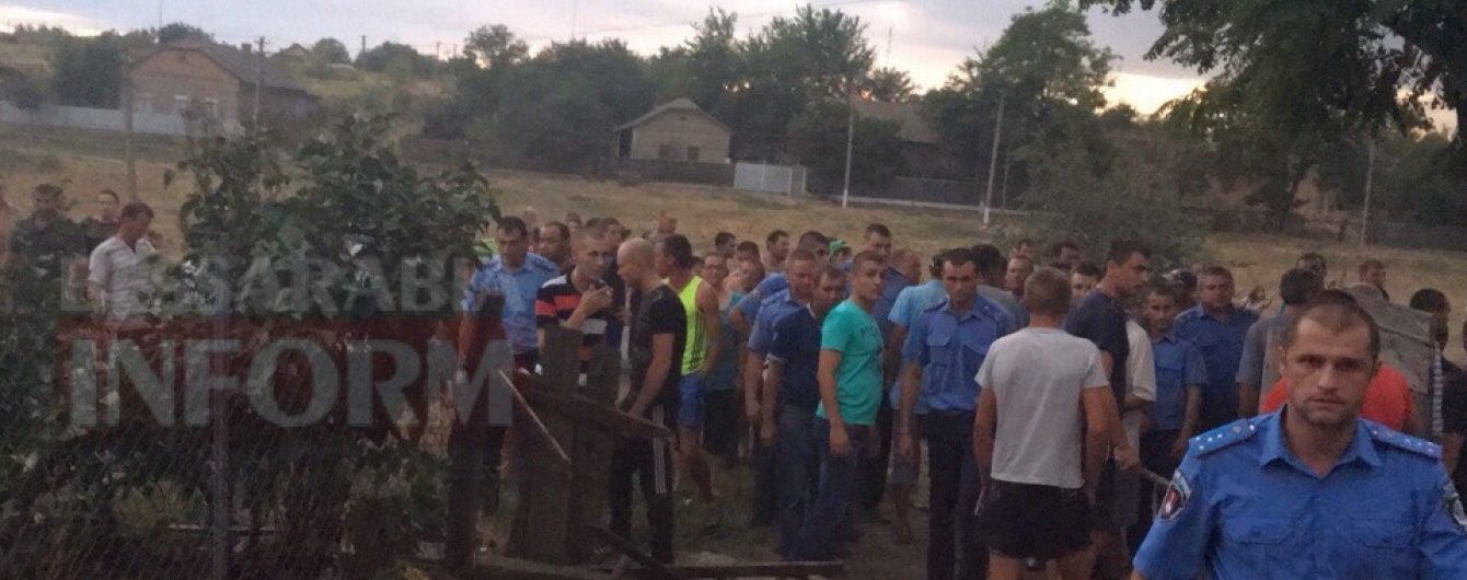 Підозрюваний у вбивстві дівчинки на Одещині розпивав алкоголь з її вітчимом – місцеві мешканці