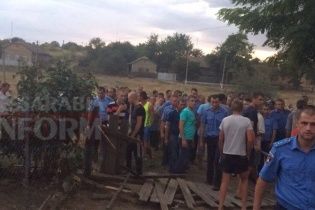 Підозрюваний у вбивстві дівчинки на Одещині розпивав алкоголь з її вітчимом – місцеві мешканці
