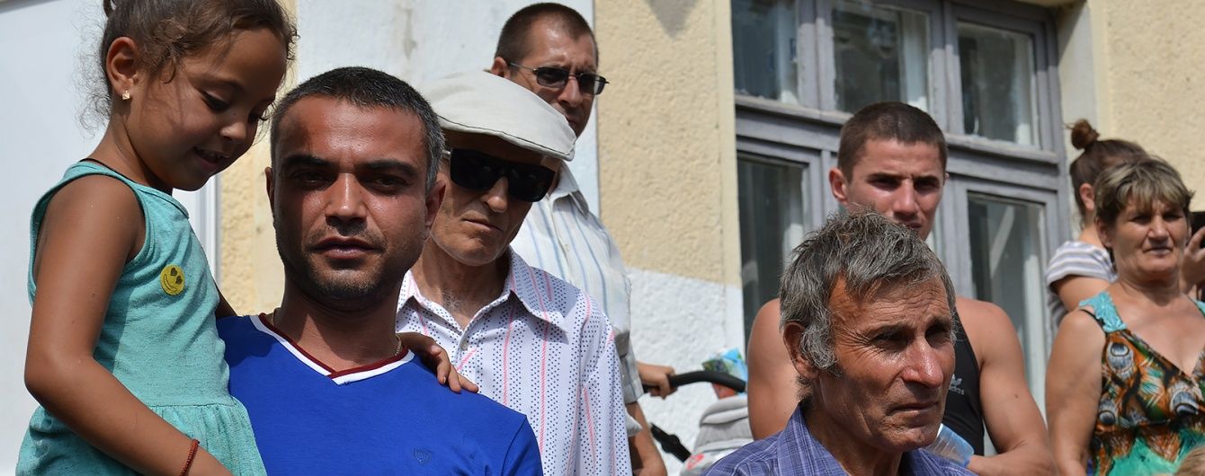 У Лощинівці роми погрожують помстою селянам за розгромлені будинки
