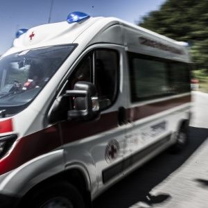 У Києві автопоїзд "Укрпошти" розчавив жінку на пішохідному переході