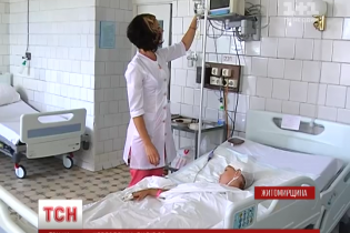 Фасадна плитка з будинку проломила череп 9-річній дівчинці на Житомирщині