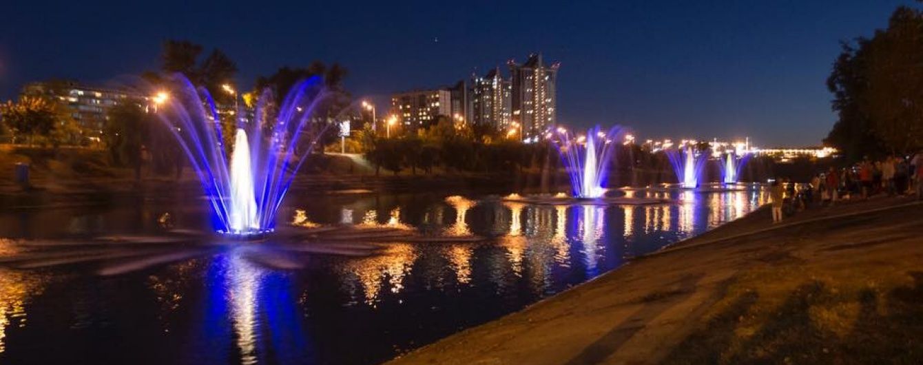 Кличко пообіцяв наступної весни запустити усі 12 фонтанів на Русанівському каналі
