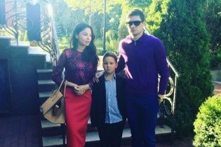 Зі сльозами на очах. Як гравці чемпіонату України провели дітей до школи 1 вересня