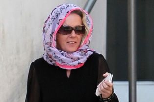 Розлючена колишня виклала в Мережу фото оголеної екс-коханки, щоб помститися
