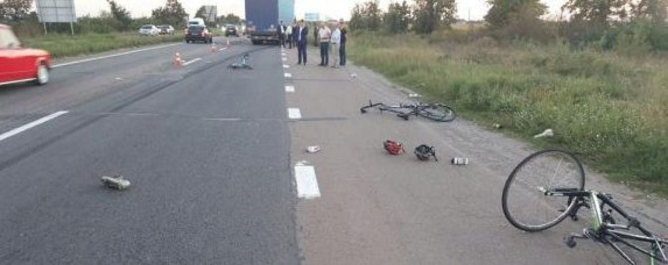 На Київщині фура збила групу велосипедистів: один загинув, троє в реанімації