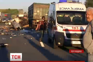 На Полтавщині в моторошній ДТП зіштовхнулися дві фури