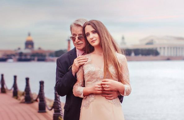 Іван Краско з молодою дружиною фотосет_3